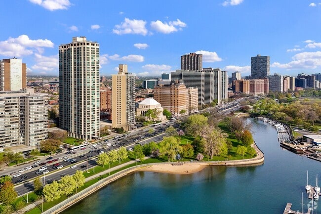 Building Photo - 3450 N. Lake Shore Drive Rental