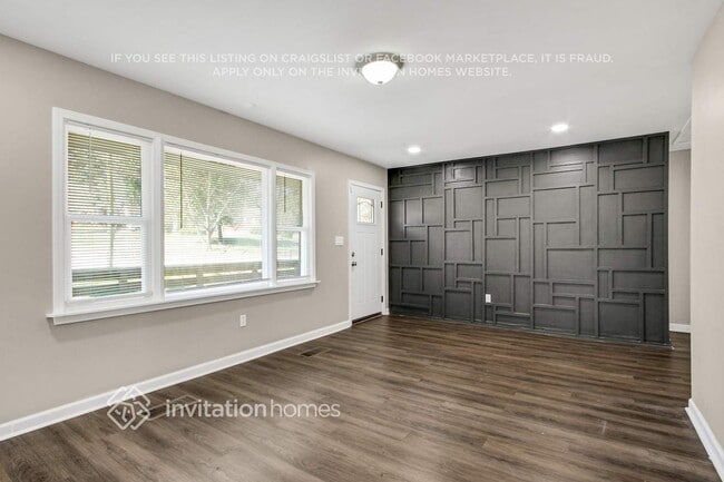 Photo - 2122 Holly Hill Dr