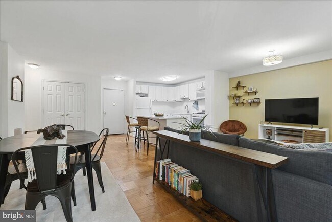 Building Photo - 4501 Arlington Blvd Unit 229