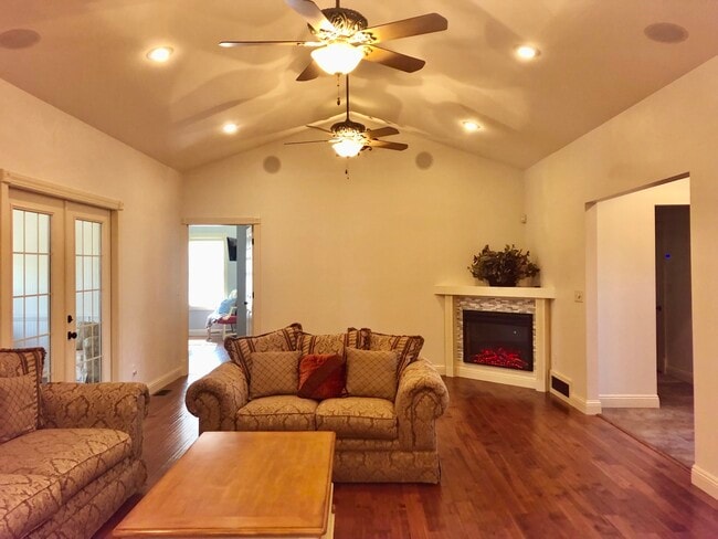 Photo - 2696 County Road 439 Unidad A