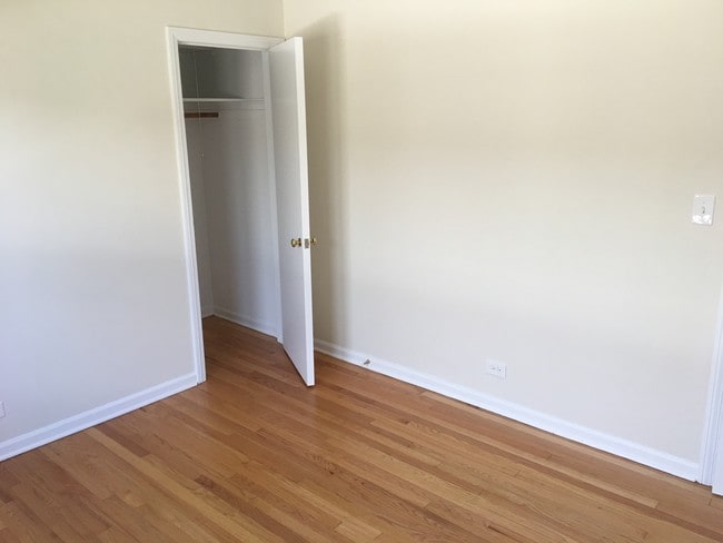 Photo - 5501 W Dakin St Unit First floor