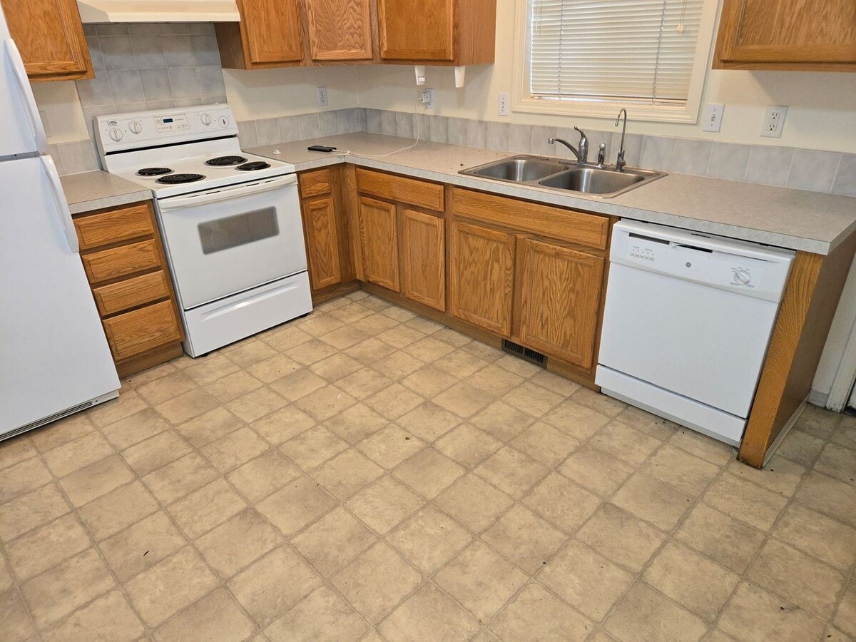 Photo - 656 SW 5th St