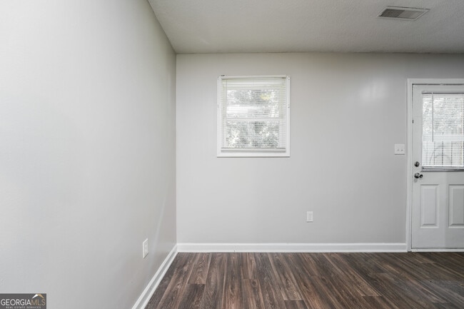 400 Lexington Cir