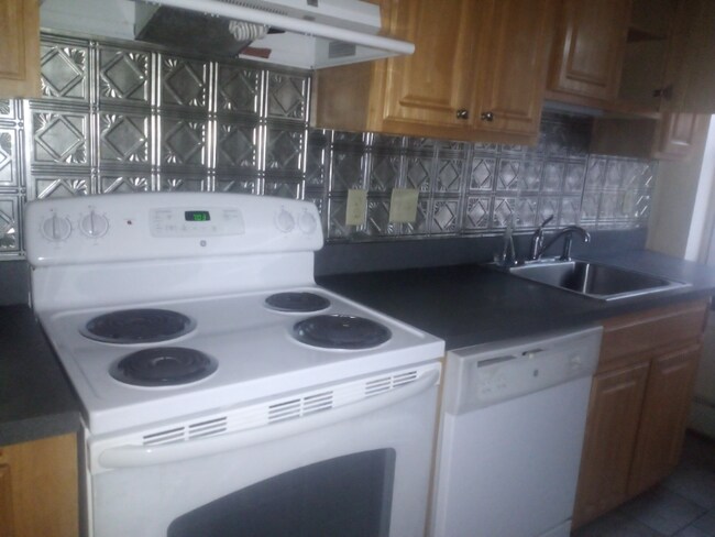 Photo - 29 Edgewood St