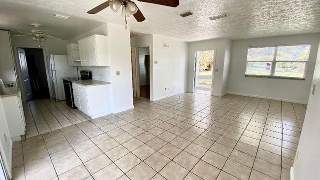 Photo - 772 NW Virginia St