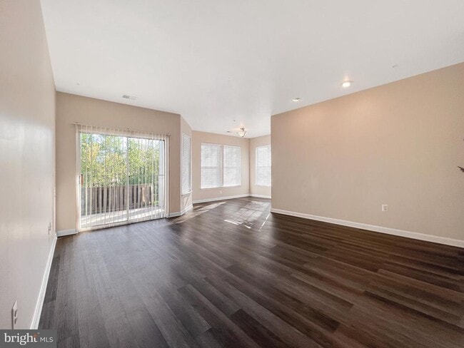 Building Photo - 3511 Piney Woods Pl Unit C104