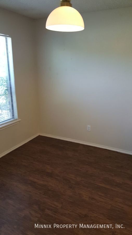 Photo - 9614 Elmwood Ave