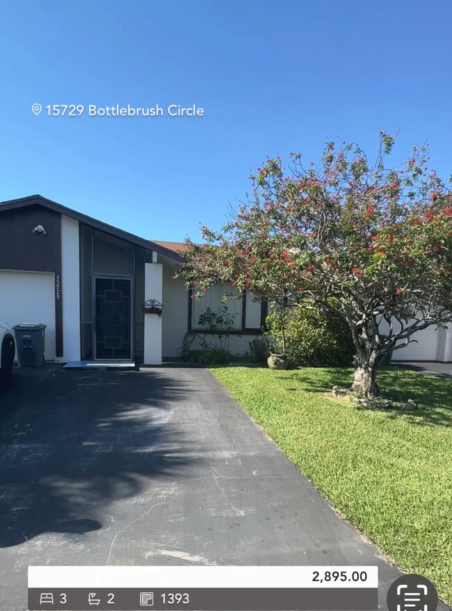Photo - 15729 Bottlebrush Cir Casa