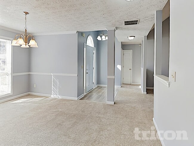 Photo - 615 Bridle Creek Dr