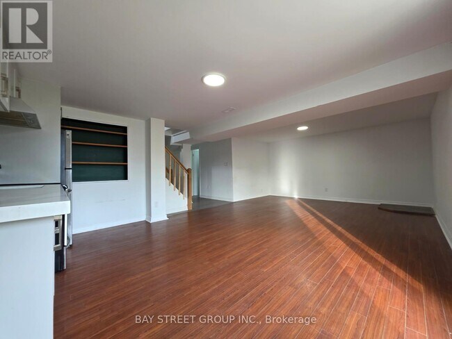 Photo - 882 Southdown Dr