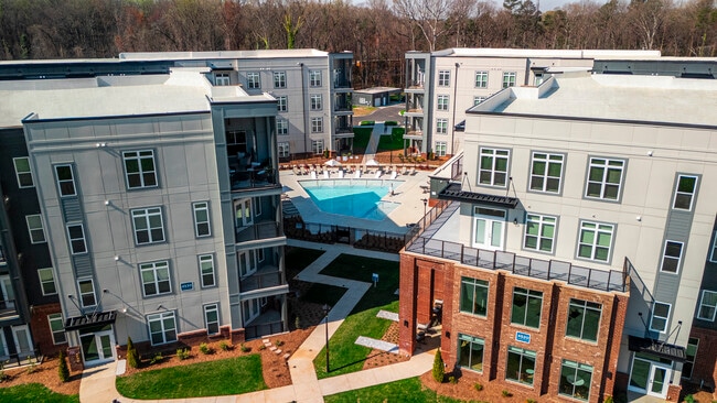 The Leo Loso - The Leo Loso Apartments