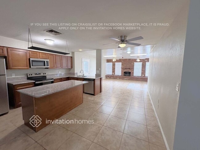 Photo - 656 S Robin Ln