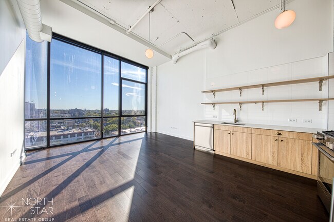 Photo - 5060 N Broadway St Apartments