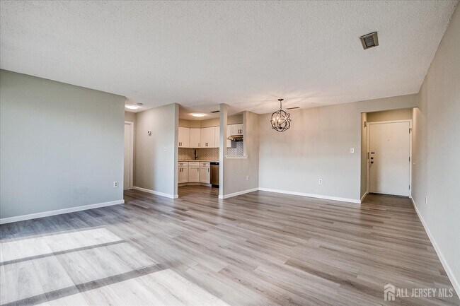 Photo - 807 Aspen Dr