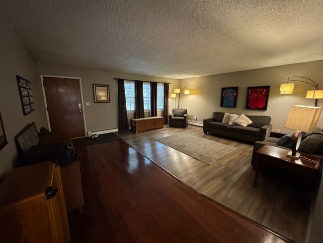 Photo - Large 4 bedroom 4 bath 2 Car Garage in mid...