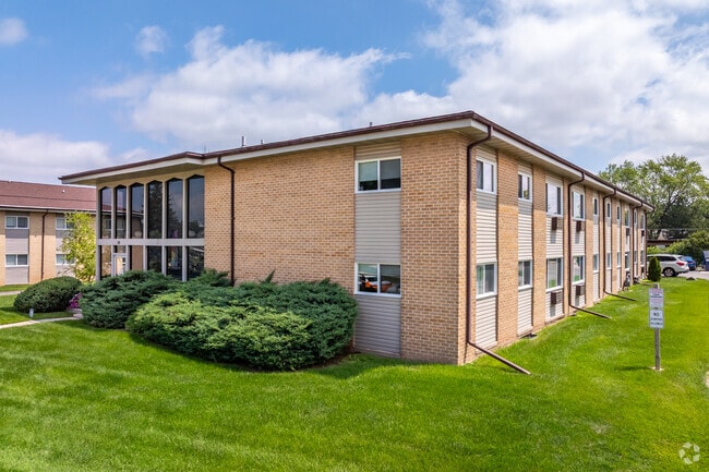 Fotografía del edificio - Lake Pointe Apartment Homes