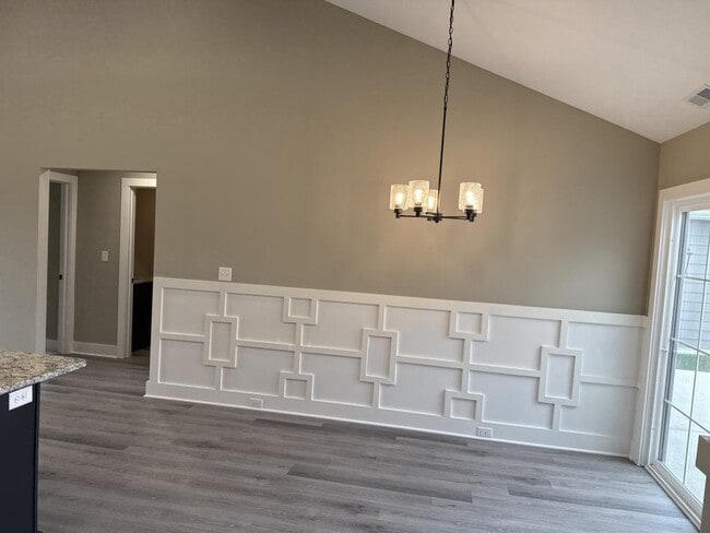 Photo - 2034 Harmony Ln