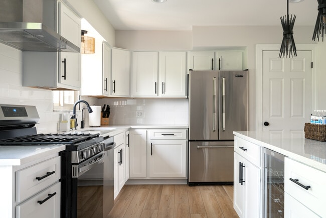 Fully stocked gorgeous kitchen