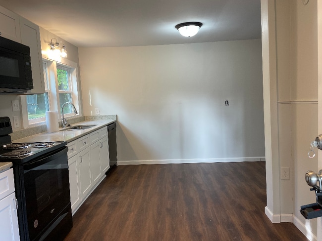 Photo - 3237 Kingston Hwy