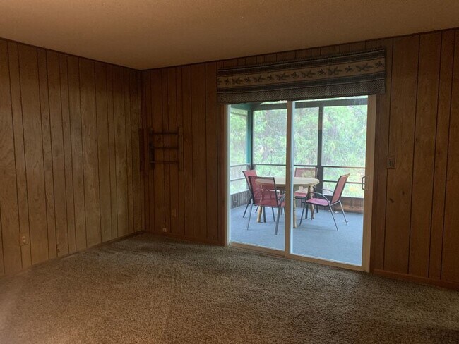 Photo - 3177 Brauer Rd
