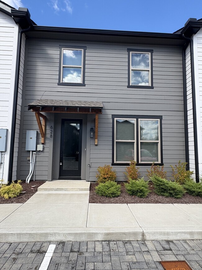 Photo - 628 Wallace Ct