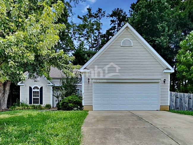Building Photo - 1720 Silverberry Ct