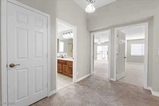 Photo - 2842 Via Florentine St