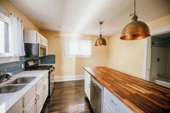 506 Prospect Ave SE Unit 1