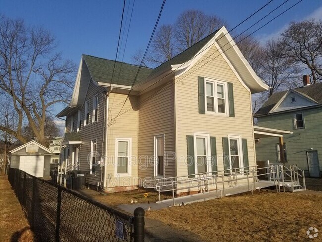 Building Photo - 1056 Walnut St Unit 2 Rental