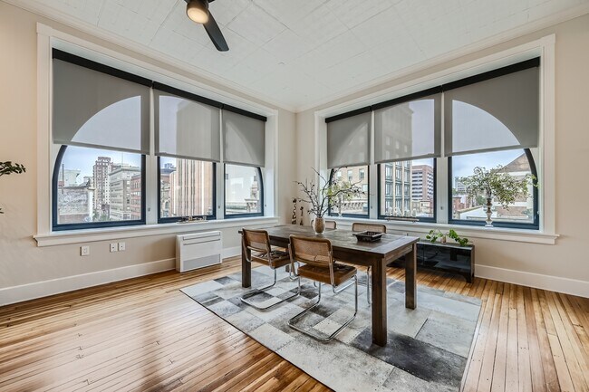 Photo - 303 N Howard St