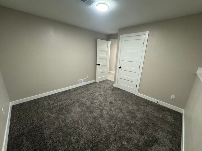 Photo - 2740 W Glenpark Dr