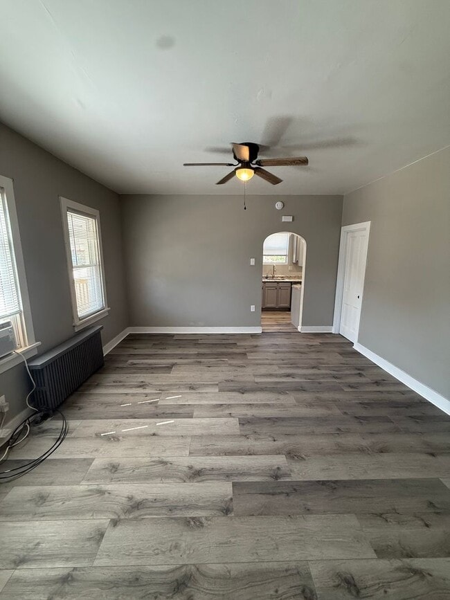 Building Photo - 519 Roup St Unit 1st Floor