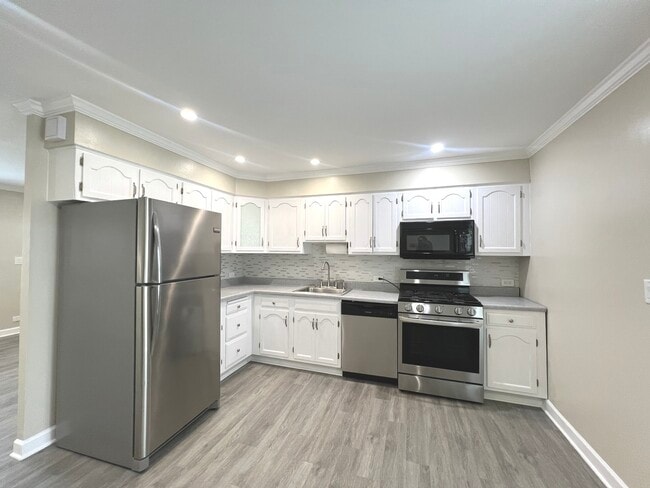 Photo - 206 Raupp Blvd