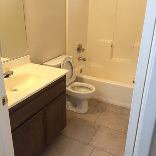 14015 Spruce St Unit D