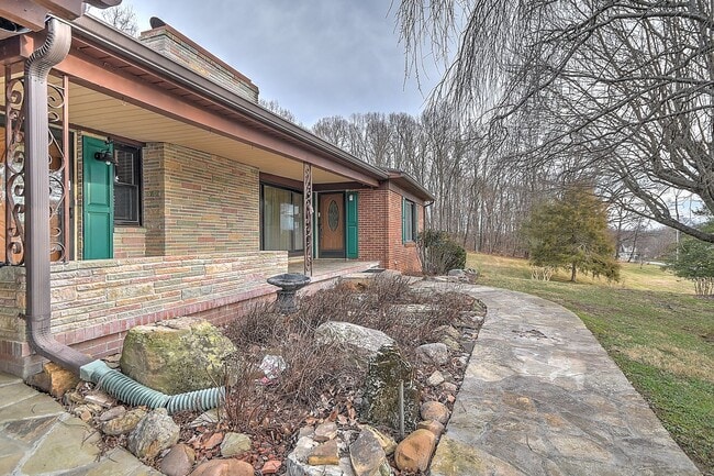 Photo - 563 Hales Chapel Rd