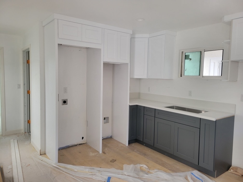 Photo - 2718 Malabar St