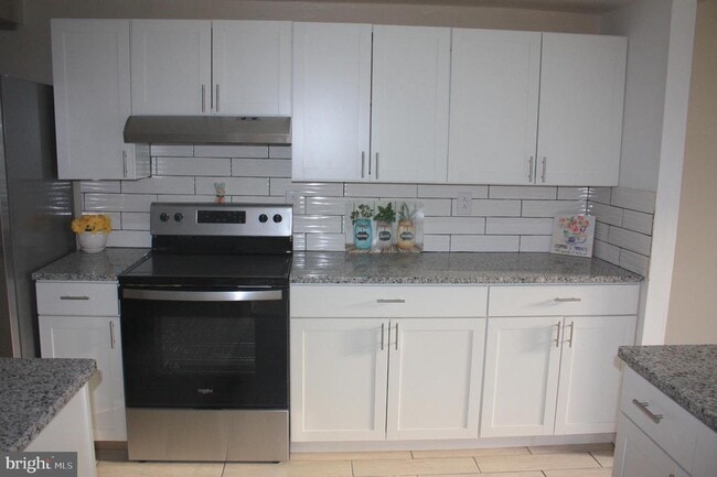 Photo - 115 E Kings Hwy Unit 299