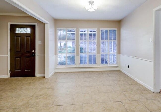 Photo - 735 Talmalge Hall Dr