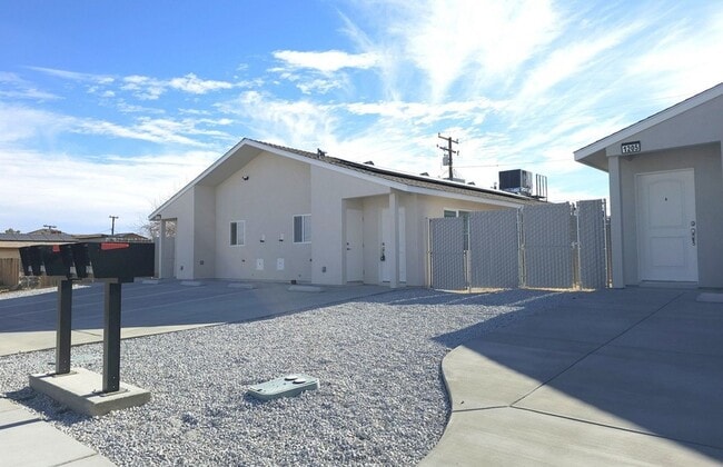 Photo - MAR1201-Placement Unit 1201 W Mariposa Ave #B