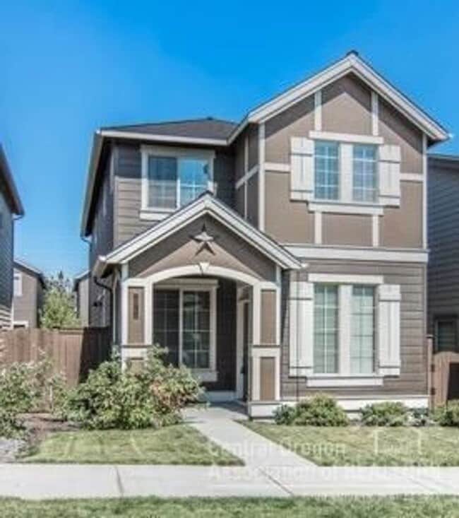 Building Photo - NE 3 Bdrm, 2.5 Bath 1450 sq ft House w/AC and Gas Heat,  All Appliances, Dbl Garage