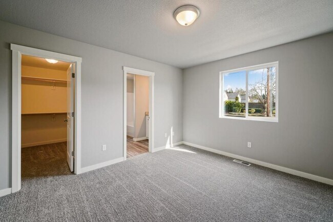 Photo - 4293 Ash Grove Dr NE