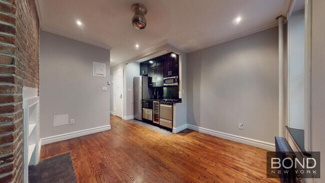 Building Photo - 221 Mott St Unit 10 Rental