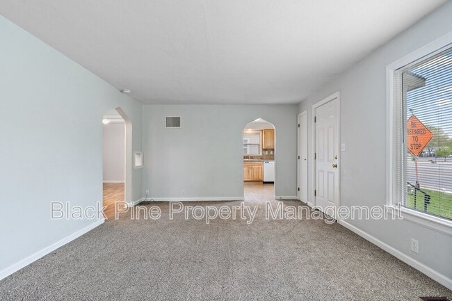 Photo - 4820 W.Franklin St.