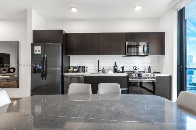 Photo - 398 NE 5th St Unidad 1901