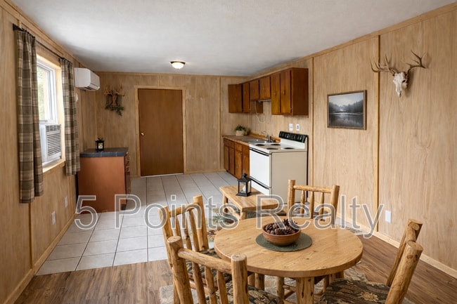 Photo - 7435 Cycle Ln