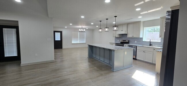 Photo - 3809 Buddy Owens Blvd