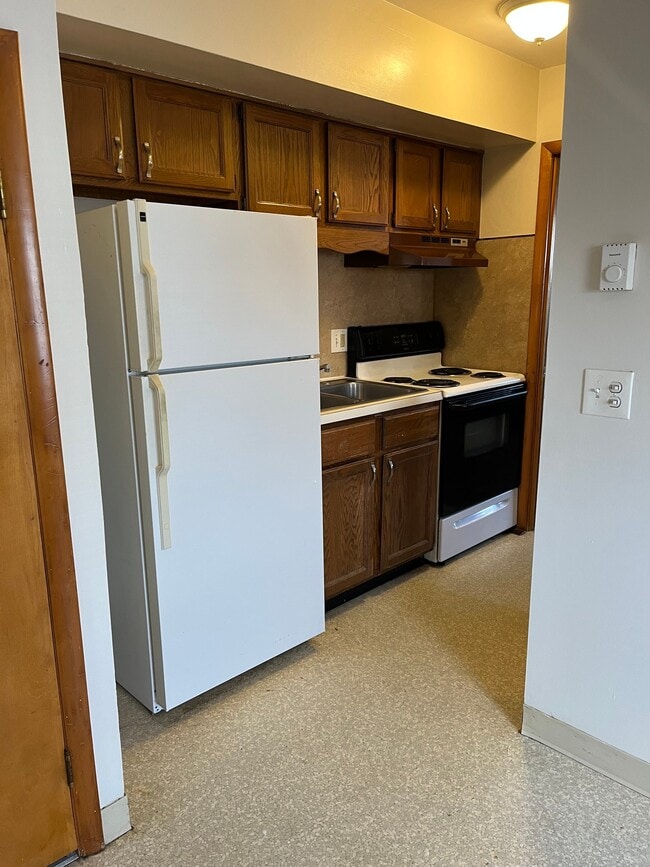 Building Photo - 114-116 Spruce St