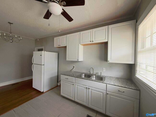 213 Wilson St NE Unit 2