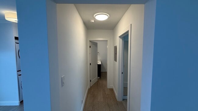 Photo - 2033 N Beachwood Drive