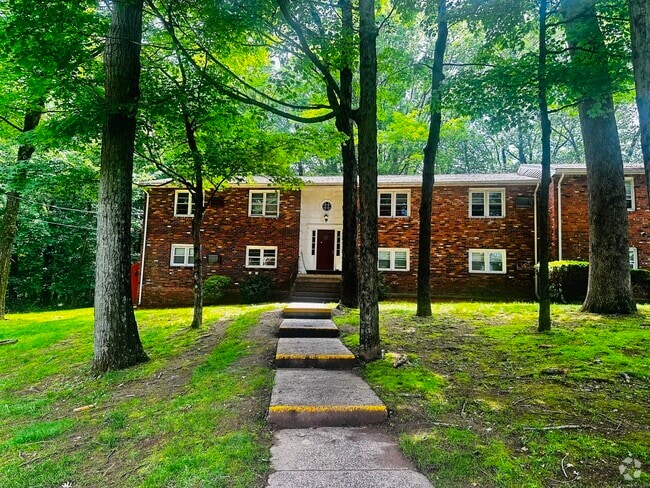 Building Photo - 1117 Waterbury Rd Unit APT 1A